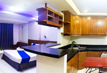 Alley 8 Makati has Balcony rooms