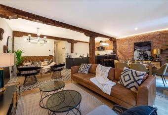 Arenal AC by Staynnapartments has Balcony rooms