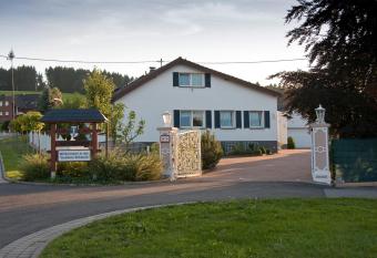 Haus Kottenborn am N  rburgring allows 18 year olds to book a room
