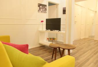 City Centre River View Apartment allows 18 year olds to book a room