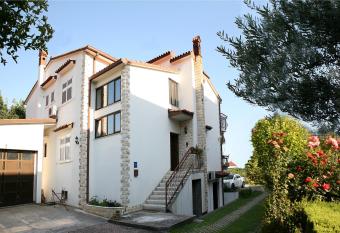 Apartments Maleti   has Balcony rooms