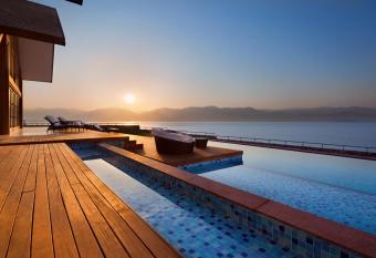 Herbert Samuel Royal Shangri-La Eilat allows 18 year olds to book a room