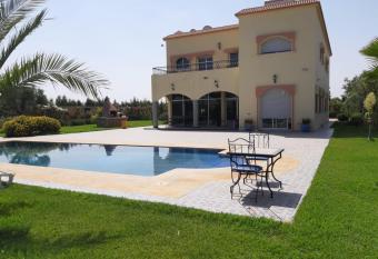 Riad TANJIL allows 18 year olds to book a room