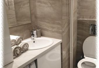 Apartment De Luna Belgrade has rooms with a private hot tub