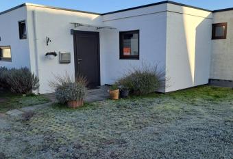 Maison de vacances ;Vakantiehuisje allows 18 year olds to book a room