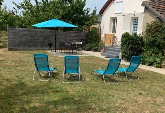 VILLA CATHY has Balcony rooms