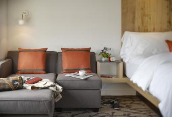 Hotel Vermont has rooms with a private hot tub