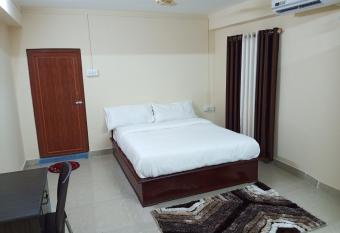 White Pearl Homestay allows 18 year olds to book a room