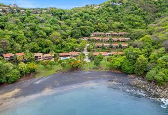 Bahia Pez Vela Resort allows 18 year olds to book a room