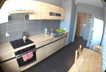 2060 Zwyci  stwa 5G - Tanie Pokoje w apartamencie - samodzielne zameldowanie - self check in has Balcony rooms