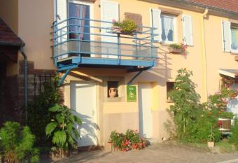 G  te Dubois has Balcony rooms