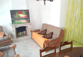 2 bedrooms appartement at Espinho 600 m away from the beach with furnished terrace has Balcony rooms