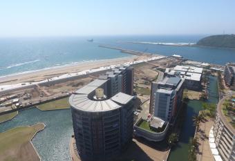Serene Quays has Balcony rooms