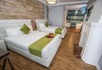 Chesterfield Hotel & Suites allows 18 year olds to book a room