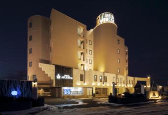 HOTEL ATLANTIS Otaru(Adult Only) allows 18 year olds to book a room