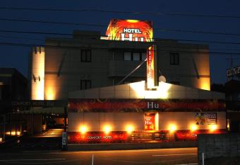 Comfort Hotel Hu allows 18 year olds to book a room