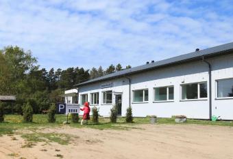 Kihnu Sadama     maja allows 18 year olds to book a room