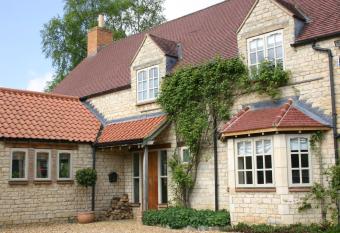 The Swallows Rest Bed & Breakfast allows 18 year olds to book a room