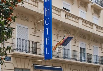 Casual del Cine Valencia has Balcony rooms