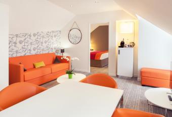Mercure Nantes Centre Grand Hotel allows 18 year olds to book a room