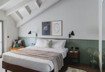 Albergo Miramonti has Balcony rooms