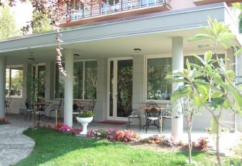 Albergo Elvira has Balcony rooms