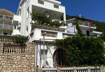 Apartmani Jovanovic has Balcony rooms