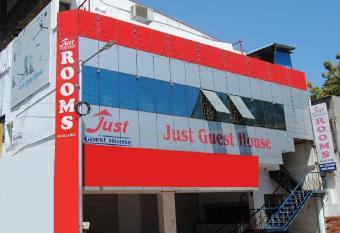 Just Guest House, Chennai Airport has Balcony rooms