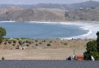 Beach House near San Francisco Downtown has rooms with a private hot tub
