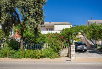 Apartments Elvira has Balcony rooms