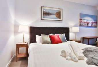 Box Hill Central Sky One Apartment has Balcony rooms