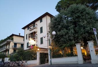 Hotel La Primula has Balcony rooms