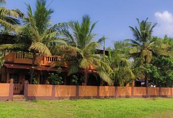 Anjuna Hideout has Balcony rooms