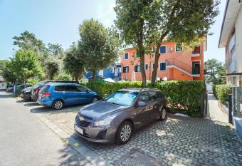 Villa Veneta allows 18 year olds to book a room