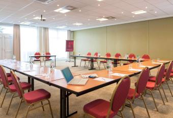 Mercure Paris Le Bourget Aeroport allows 18 year olds to book a room