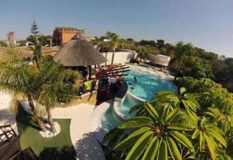 Villa Campito allows 18 year olds to book a room