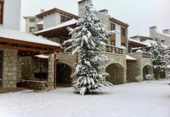 Sky Shades chalet has Balcony rooms