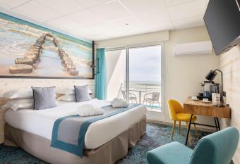 Best Western Plus Hotel Canet-Plage allows 18 year olds to book a room