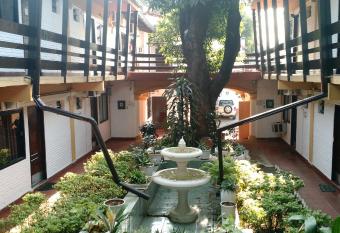 Residencia Leones de Castilla allows 18 year olds to book a room