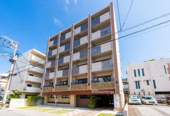 Hotel Little Island Okinawa Matsuyama allows 18 year olds to book a room