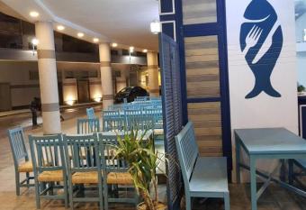 Stanley Apartment - Free Wifi - Free Parking has rooms with a private hot tub