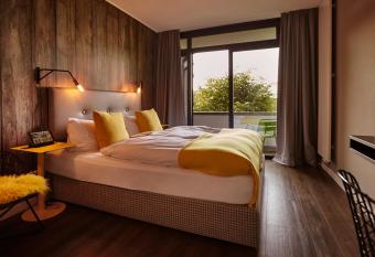 G  stehaus des Elsa Br  ndstr  m Haus has Balcony rooms