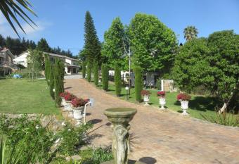 Cul de Sac - Accommodation allows 18 year olds to book a room