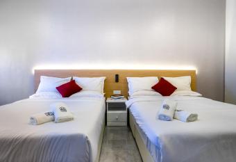 Imperio Residence with Private Bathtub by Lets Stay has rooms with a private hot tub