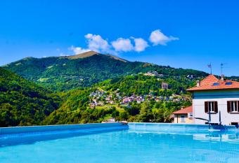 Villa Oleandra with Swimming Pool has Balcony rooms