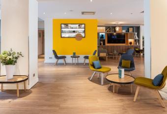 Holiday Inn Lyon Vaise, an IHG Hotel allows 18 year olds to book a room