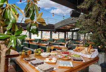 Sanat Hostel Taksim allows 18 year olds to book a room