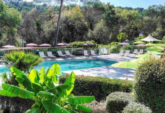 Novotel Antibes Sophia Antipolis allows 18 year olds to book a room