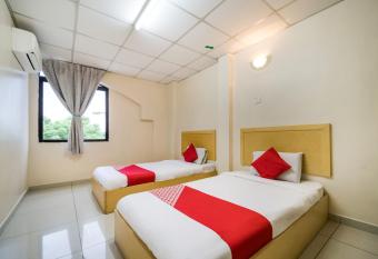 OYO 301 River Inn Hotel allows 18 year olds to book a room