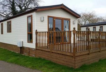 Carnoustie Lodge has Balcony rooms